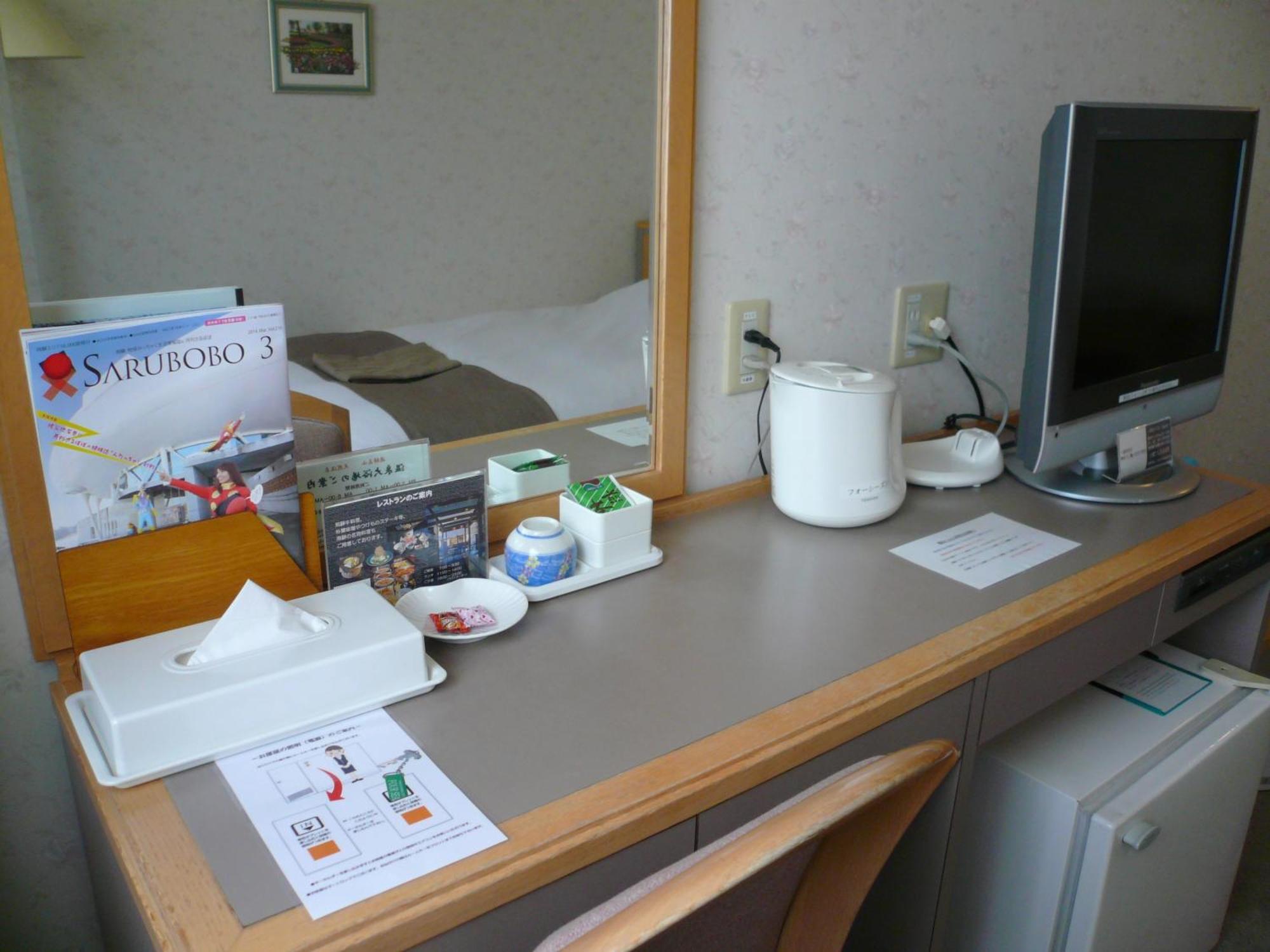 Takayama City Hotel Four Seasons Habitación foto