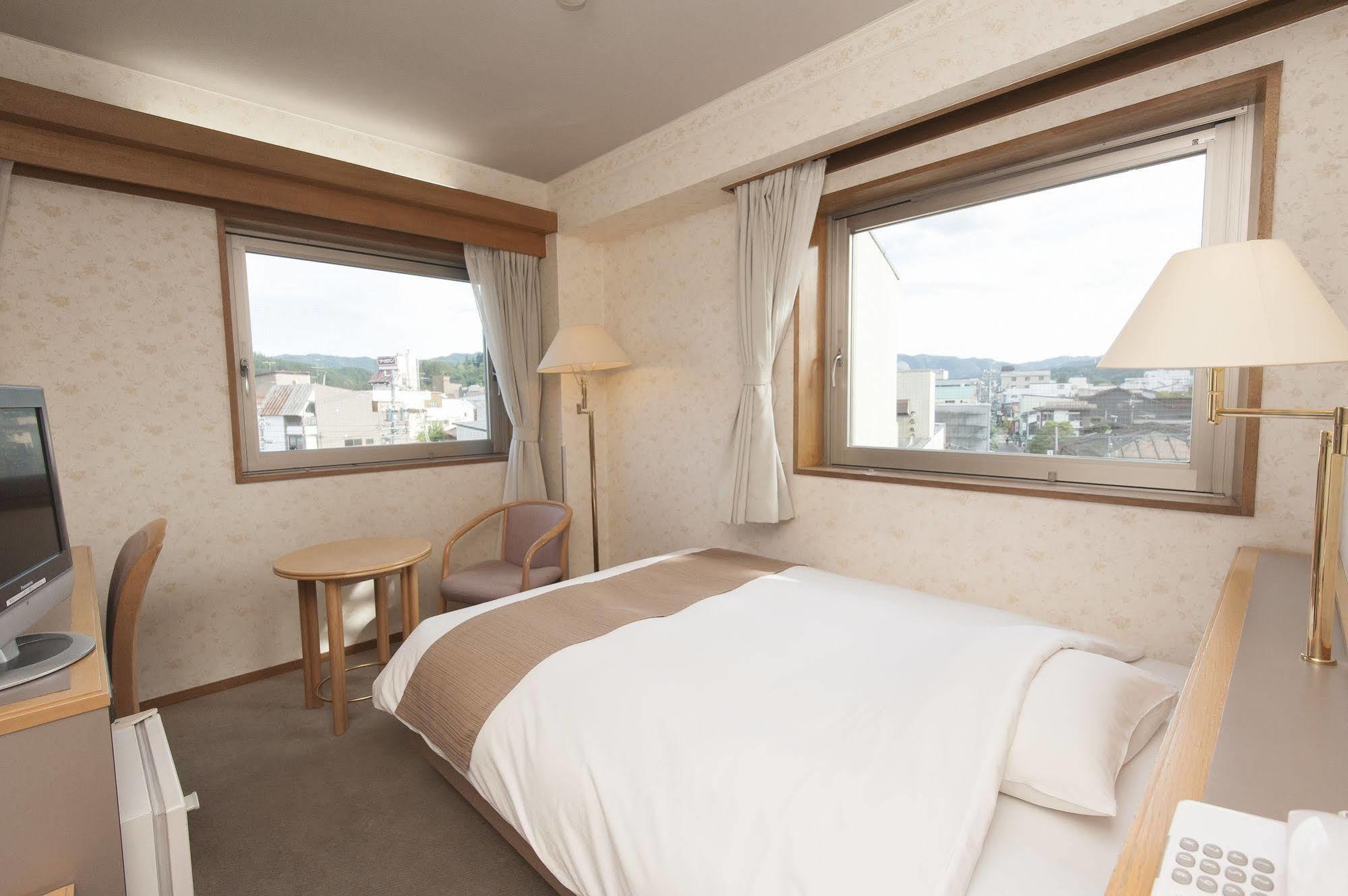 Takayama City Hotel Four Seasons Exterior foto